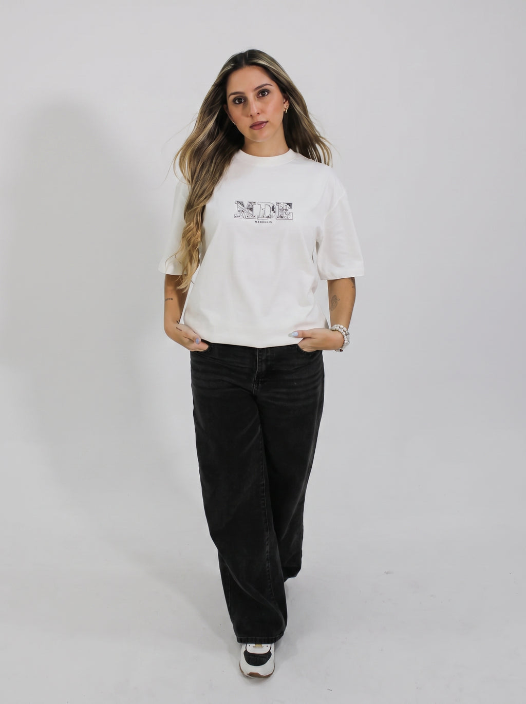 Camiseta Oversized MEDELLÍN - Marfil