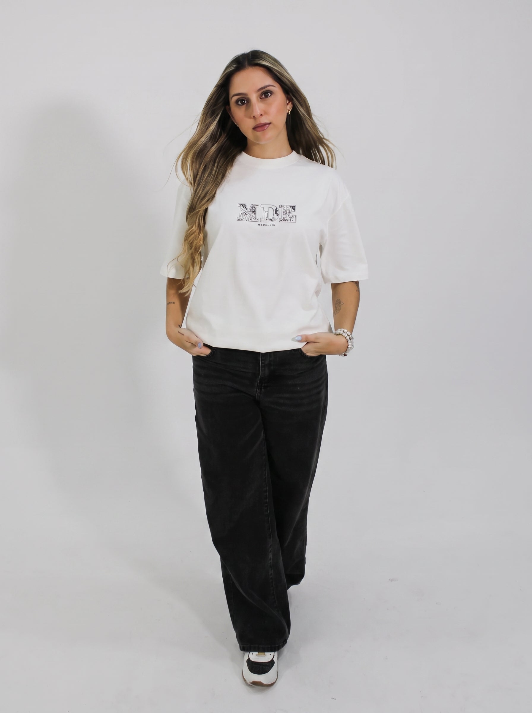 Camiseta Oversized MEDELLÍN - Marfil